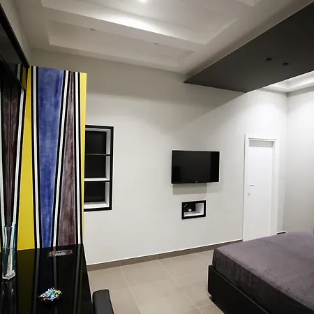 Gramsci Luxury *