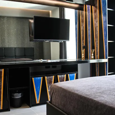 Gramsci 21 Pensión Nápoles